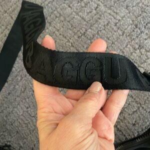 BAGGU nylon medium cross body - black